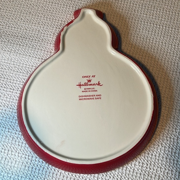 Hallmark Christmas Bundle • Red and White Holiday Dinnerware Set Home Decor - Picture 9 of 9